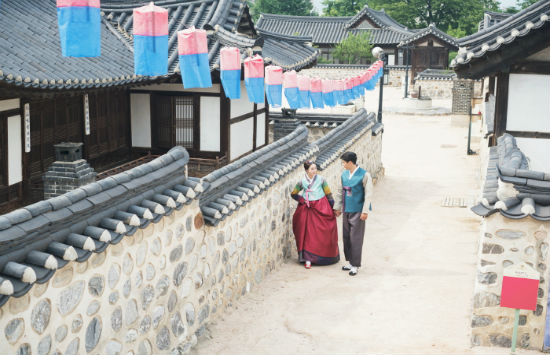 Mua vé giá rẻ đi Seoul ghé làng dân tộc Namsan Hanok độc đáo