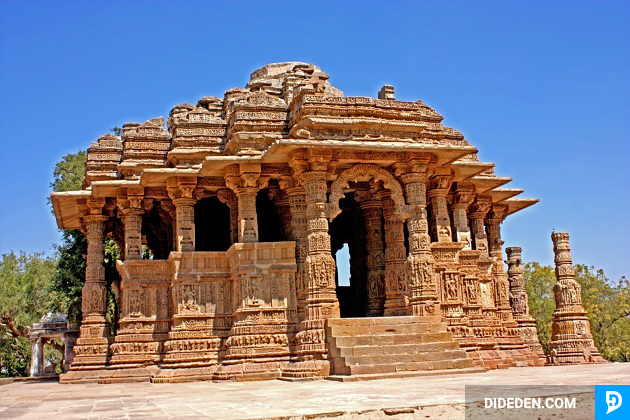 ve may bay gia re di ahmedabad
