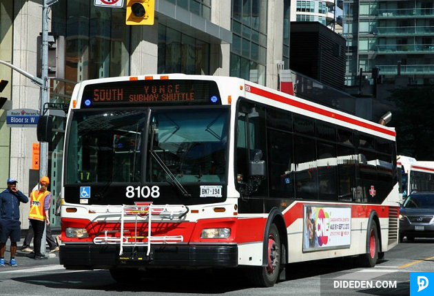 ve may bay di toronto