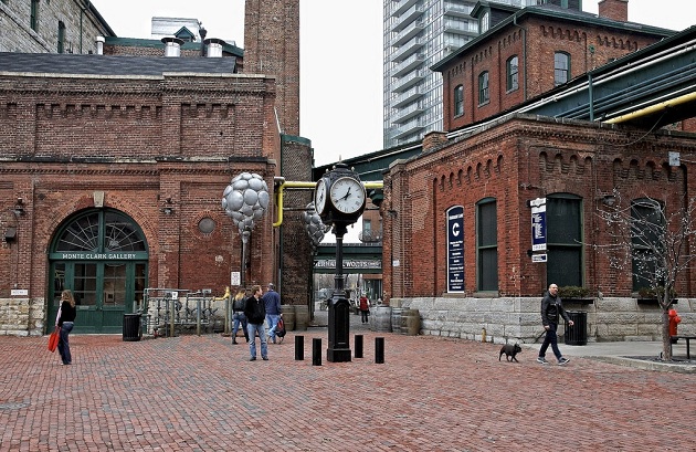 Vé máy bay đi Toronto