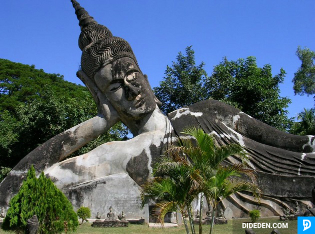 ve may bay gia re di Vientiane