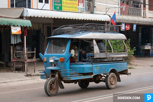 ve may bay di Vientiane