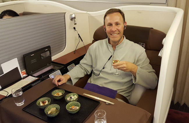 ve may bay japan airlines