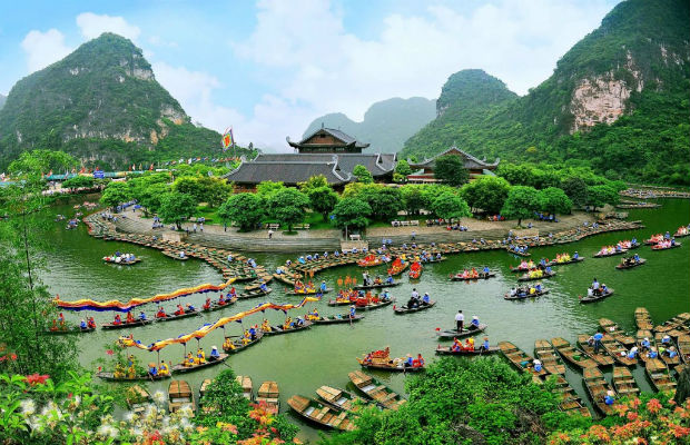 Tour du lịch Hà Nội – Bát Tràng – Tràng An – Hạ Long – Yên Tử (4N3Đ)