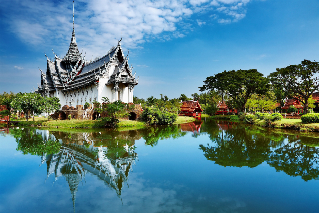 Thưởng ngoạn xứ sở chùa Vàng cùng vé máy bay giá rẻ Vietnam Airlines