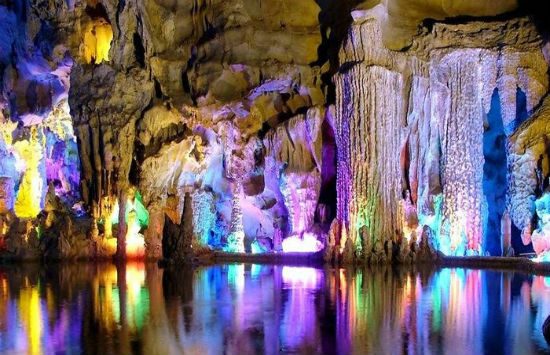 du lịch hòa bình dịp Tết hấp dẫn 