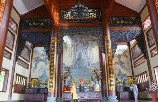 du lịch Huế thăm thiền viện trúc lâm bạch mã