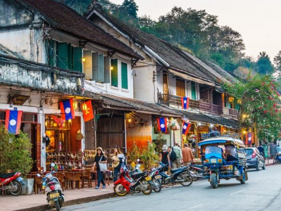 du lịch lào