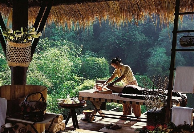 4 khách sạn đẹp “phát hờn” gần đảo Phuket Thái Lan
