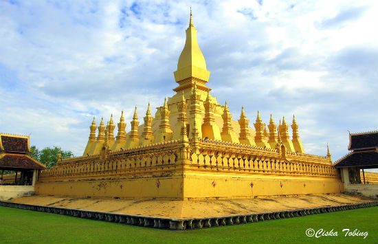 đặt vé máy bay đi Viêng Chăn giá tốt nhất