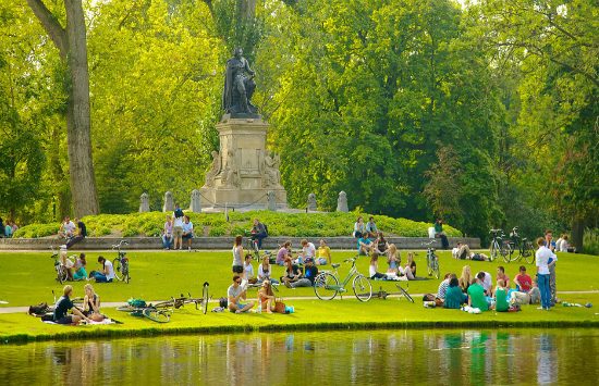 săn vé máy bay từ hà nội đến amsterdam giá tốt
