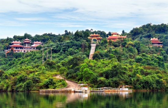 mua vé máy bay đi huế vietjejt air 