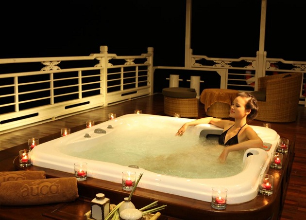 Những du thuyền 5 sao ‘chất phát ngất’ tại Hạ Long