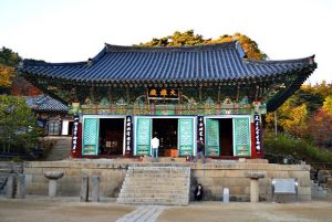 du lịch Hàn Quốc 2022 - Đền Donghwasa