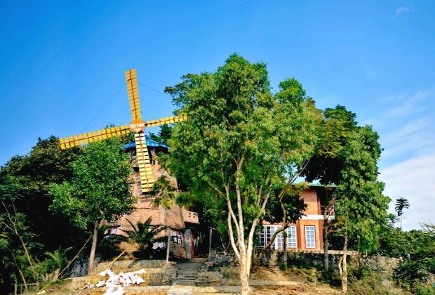 du lich Thung Nai Hoa Binh 2 ngay 1 dem - nha nghi coi xay gio