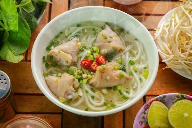 tour du lich ho dau tieng - banh canh trang bang