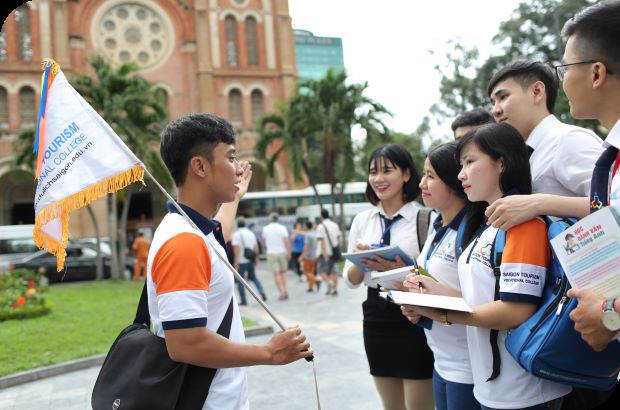 tour du lich tet 2023 gia re - huong dan vien du lich