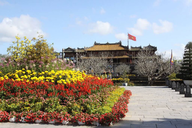 tour Huế 2 ngày 1 đêm mùa xuân