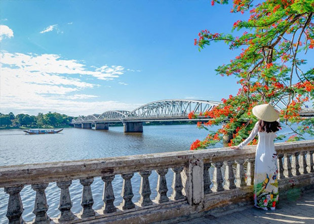 tour Huế 2 ngày 1 đêm sông Hương
