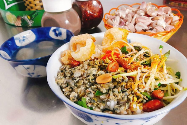 tour Huế 2 ngày 1 đêm cơm hến