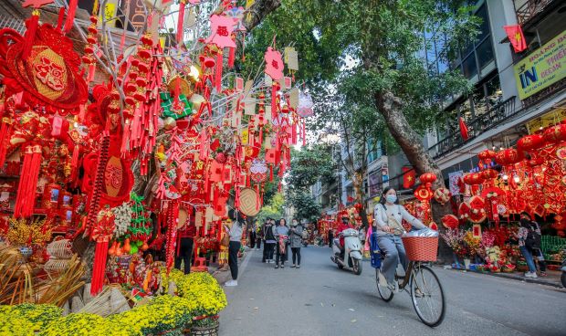 du lich tet Am lich trong nuoc Quy Mao 2023 - pho co Ha Noi