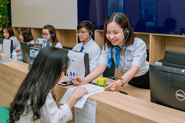 tour du lich mien tay tet 2023 - nhan vien Vietnam Booking