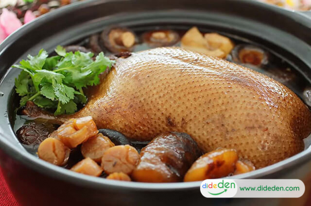 Du lịch Phượng Hoàng Cổ Trấn - Vịt hầm tiết gạo nếp