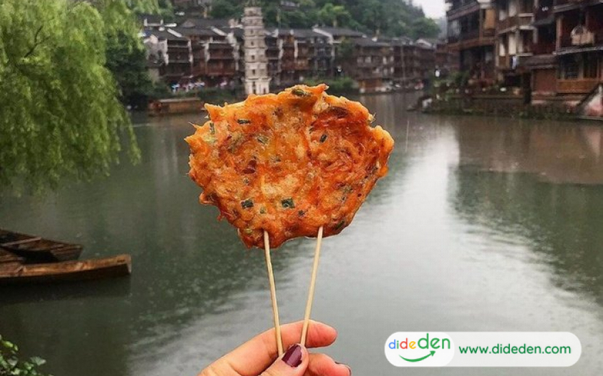 Du lịch Phượng Hoàng Cổ Trấn - Bánh tép