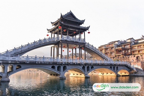 Du lịch Phượng Hoàng Cổ Trấn - Cầu Hồng Kiều