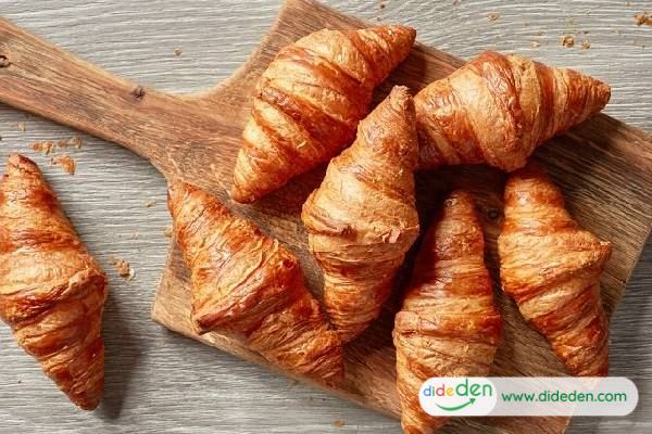 Tour Paris - Bánh Croissant