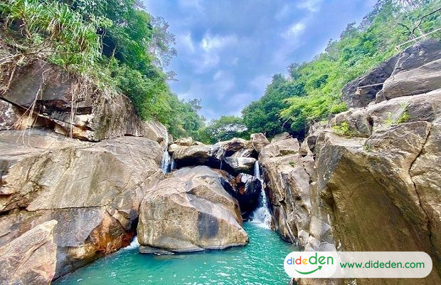travel ba ho waterfall - mountain and forest
