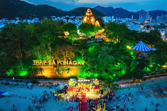 Lễ hội Tháp Bà Ponagar