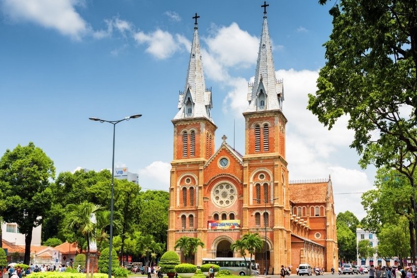 Vi vu cùng các phương tiện di chuyển từ Đà Lạt đến Sài gòn cùng Dideden!